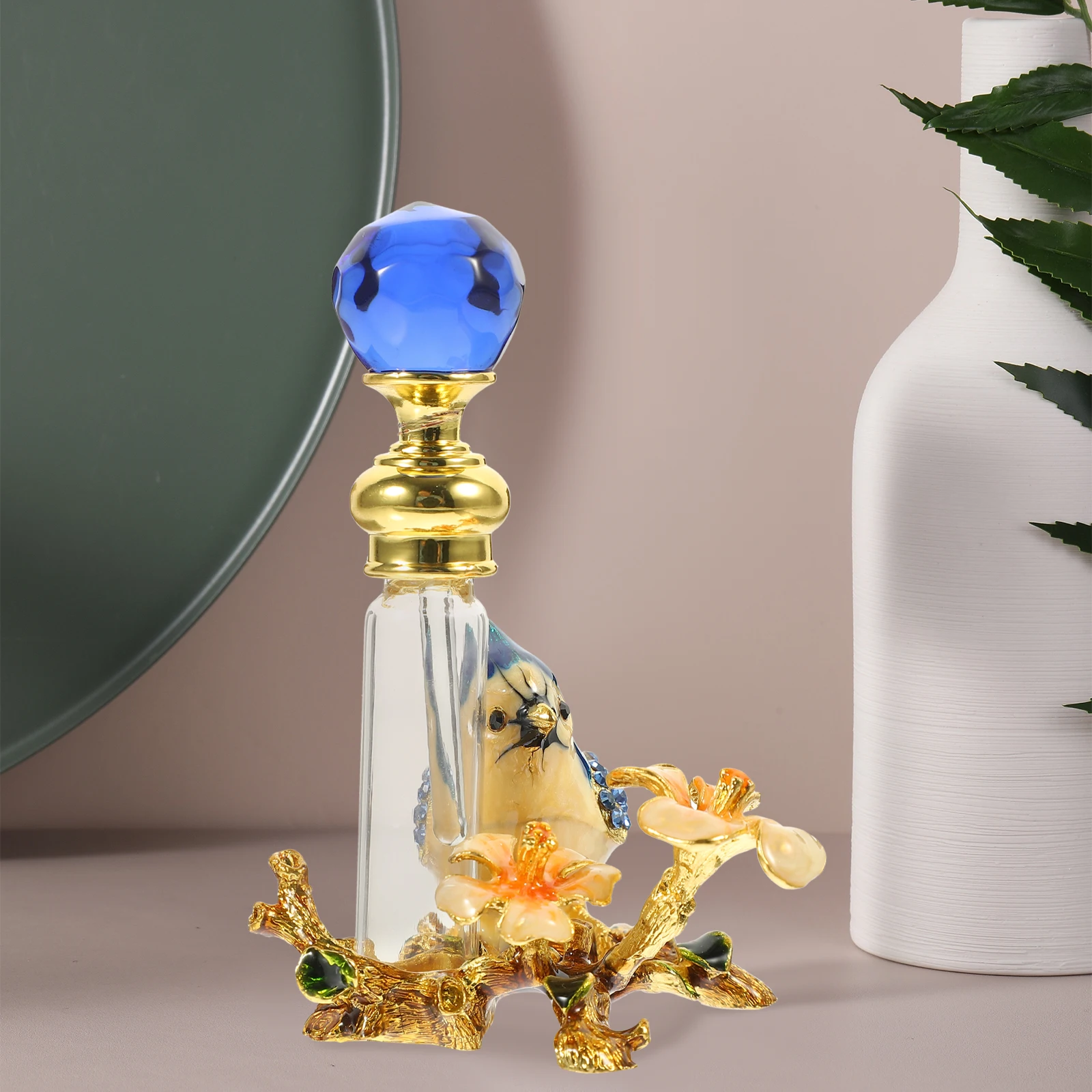 

Essential Oil Bottle Mini Vintage Perfume Bottles Glass Metal Dispenser Refillable Empty Containers Aromatic Storage Solutions
