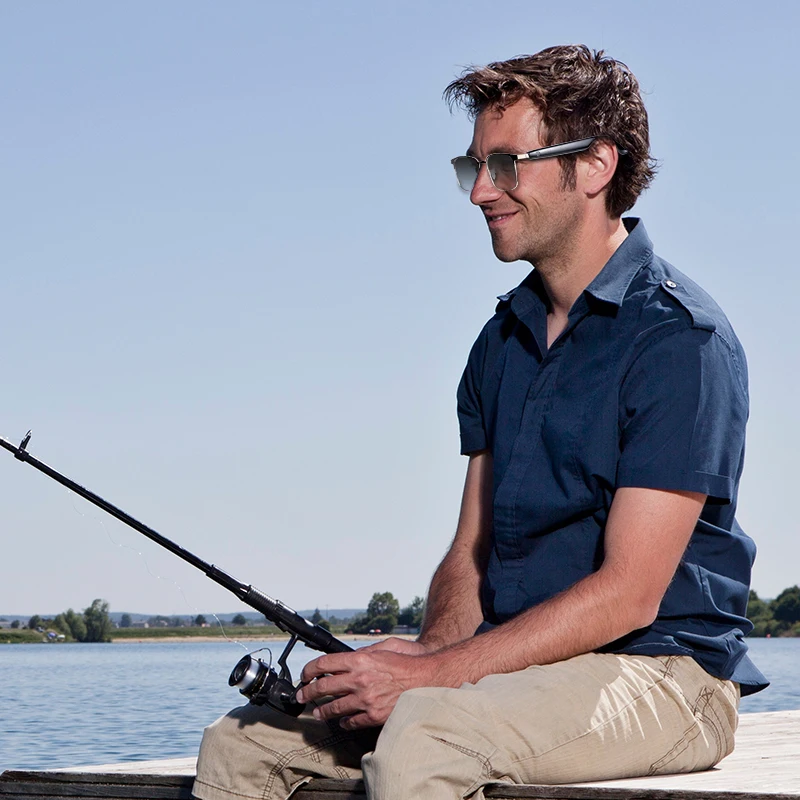 نظارات Koipsse الذكية بإطار معدني وعدسات متغيرة الألوان متعددة الوظائف سماعة رأس بلوتوث لاسلكية تعمل باللمس المزدوج للرجال والنساء