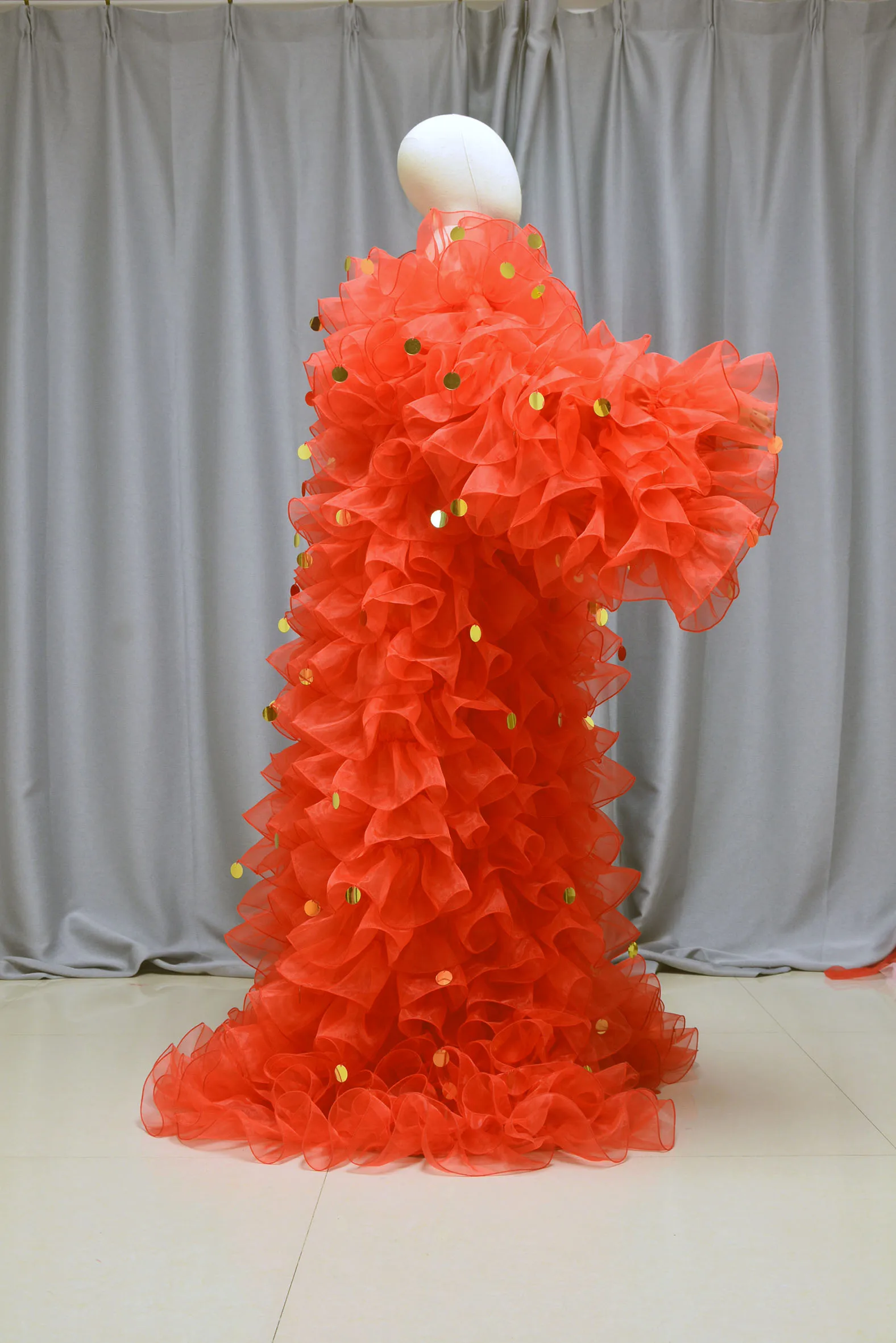 الأحمر الأورجانزا الكشكشة الترتر سترة المرحلة المرأة سترة المرأة ملابس خارجية معطف عبر خلع الملابس الملكة أزياء مسرحية لون مخصص