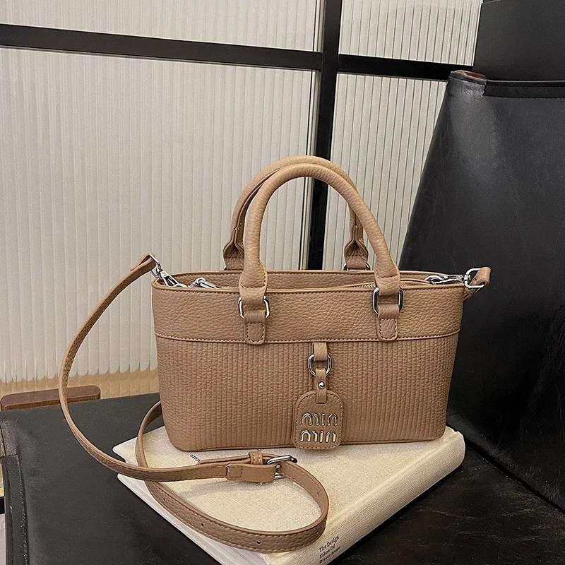 

Casual Business Leisure Shopper Bag With Large Capacity And Solid Color Trendy Look For Women