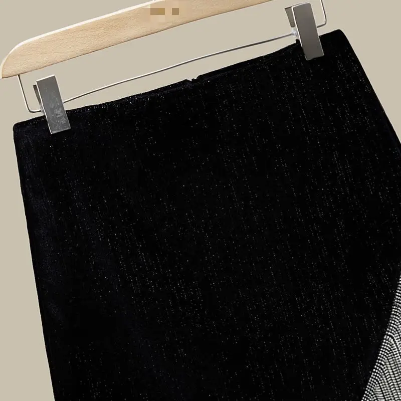 Verano corto con flecos brillantes. Este año, el cerrado y delgado. Este año, la falda corta ropa de moda coreana.