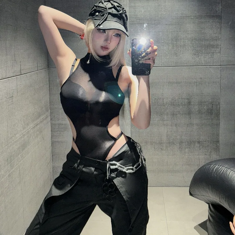 Novedad de Moda Verano 2026: Mono Ajustado de Diseño Hueco con Cuello Halter y Espalda Descubierta, Estilo Atrevido y Sexy, Prenda Base