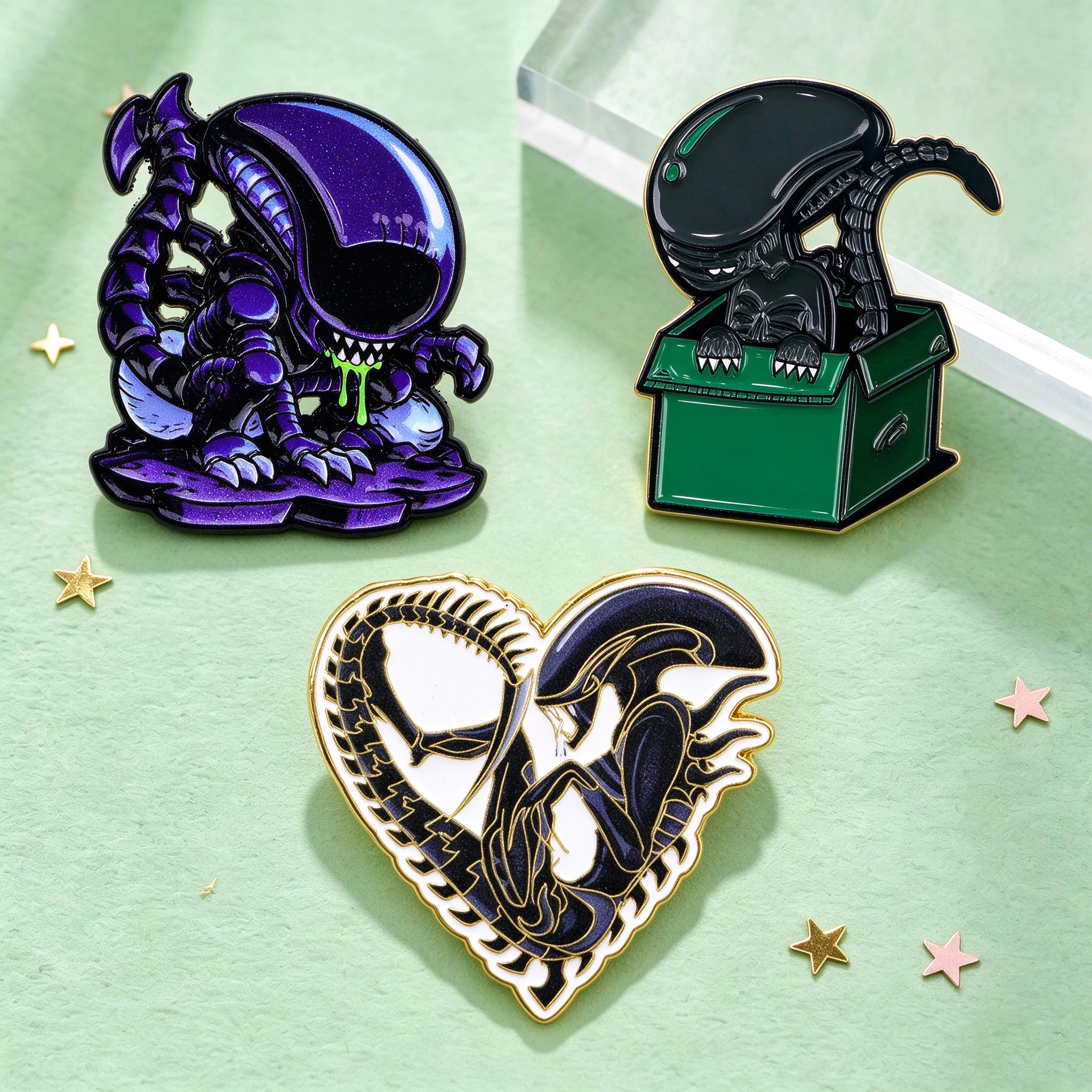 Heart Shaped Alien Couple Enamel Pin Funny Green Brooches Lapel Badges Briefcase Backpacks Accessories Decoration Jewelry Gifts