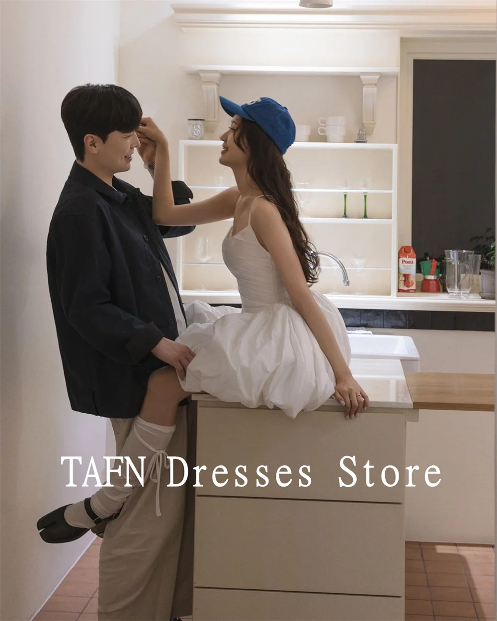 TAFN Short Wedding Dresses Spaghetti Straps A-line Mini Ball Gown Sleeveless Simple Korea Photo Shoot Dresses Custom Made