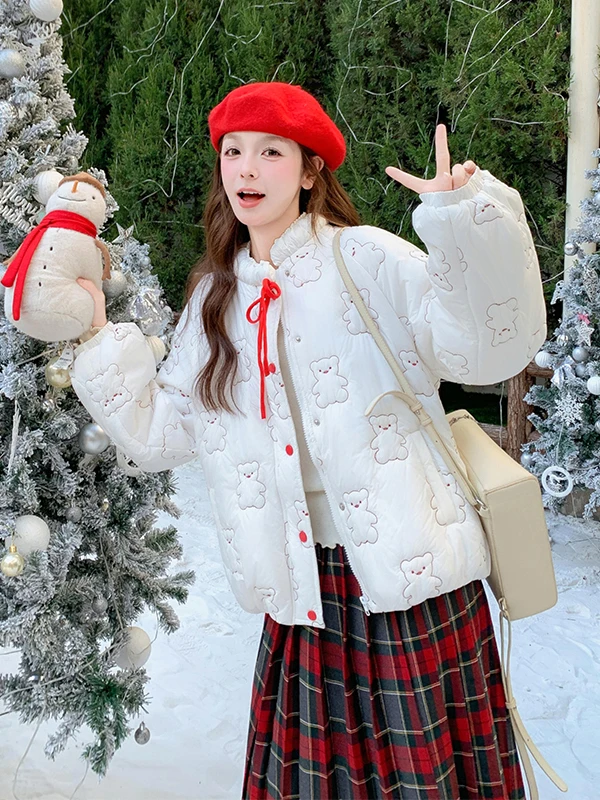 معطف شتوي نسائي أنيق بياقة عالية مزين بتطريز دب لطيف، سترة دافئة منفوشة بيضاء محشوة بالريش