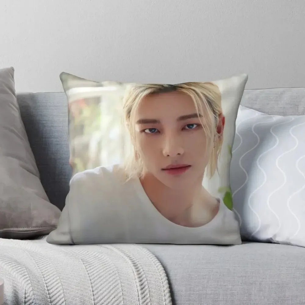 Hyunjin Skz Square Pillowcase Polyester Velvet Pattern Zip Decorative Car Cushion Cover Wholesale 45x45cm 18x18Inch 40x40