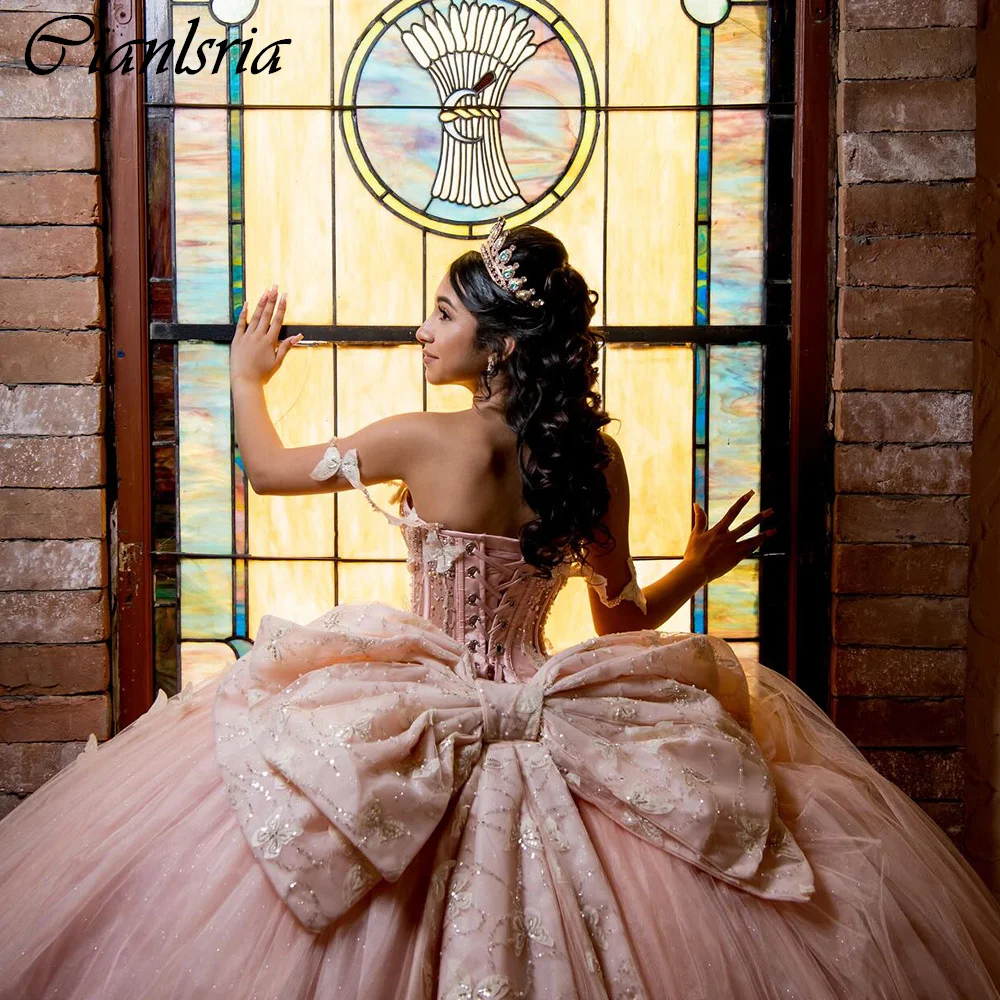 Vestido De fiesta con lazo De mariposa 3D para quinceañera, vestido rosa sin hombros, corsé con cuentas De cristal De ilusión, 15 Años