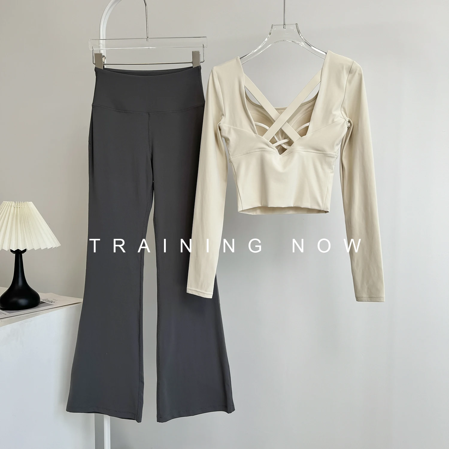 

Yoga clothing suit for women in fall new style with chest pad Pilates training top high-waisted butt-lifting sports boot-cut