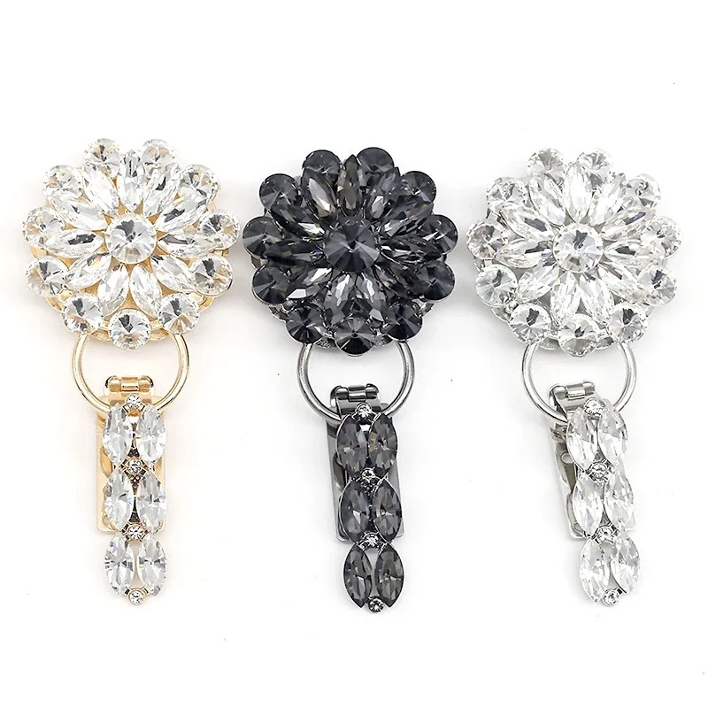 High quality Fur coats buckles mink button made of Zinc Alloy,Rhinestone decorative metal Buckles. Fur coat accessories