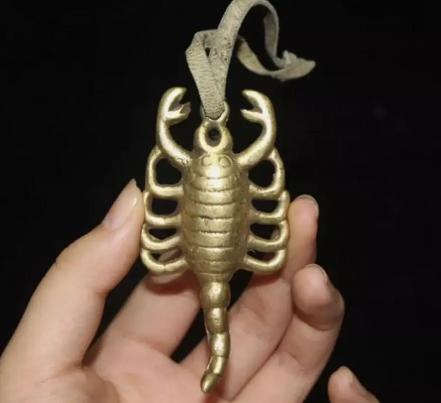 

3" China bronze Gilt Feng Shui wealth Lucky Scorpion scorpions statue pendant