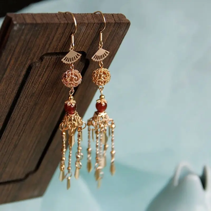 Colloca: Il Simbolo dell’Eleganza Tradizionale Cinese per Orecchini Hanfu e Accessori Vintage