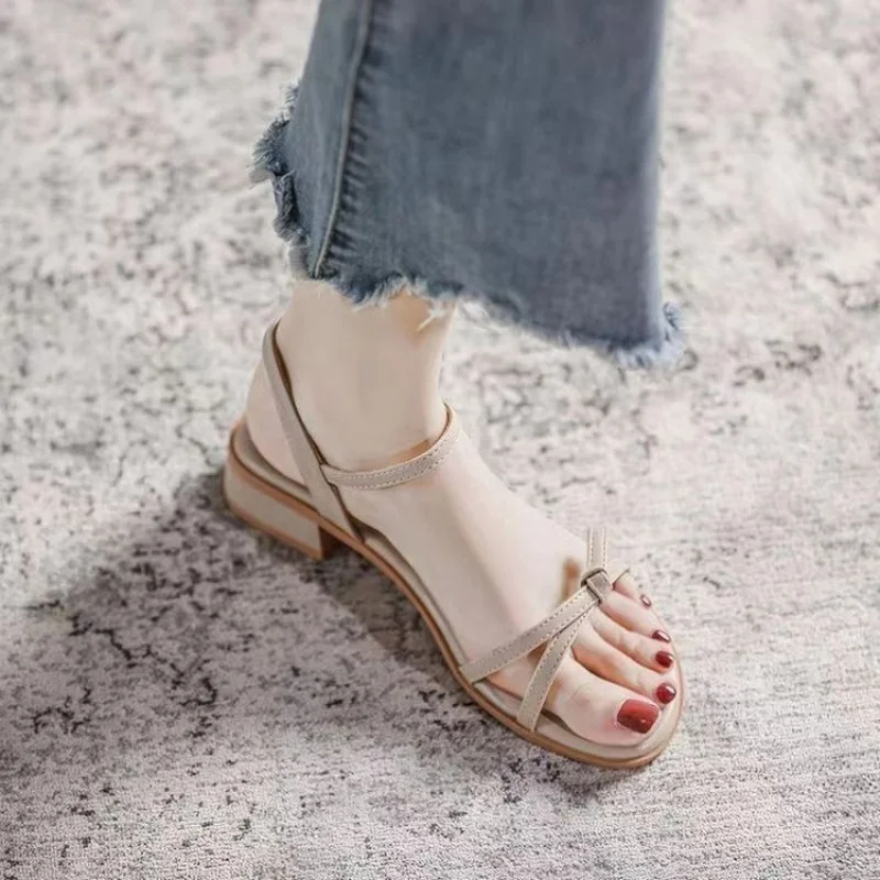 

Open-toe Low Heel Sandals Women 3cm Max Square Heel Rubber One-Strap Sandals Casual Daily Wear Comfortable Non-Slip Summer Beach