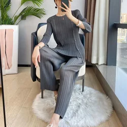 Sets Female Pleated High-end Temperament Kit Female Spring 2023 New Design Inkjet Pants Two-piece Of Solid Stylish T Shirt