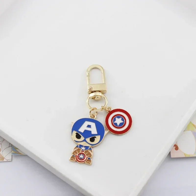 Disney Iron Man porte-clés Spider-Man Thor Captain America Action Anime Figure porte-clés dessin animé voiture sac à dos pendentif ornement cadeau