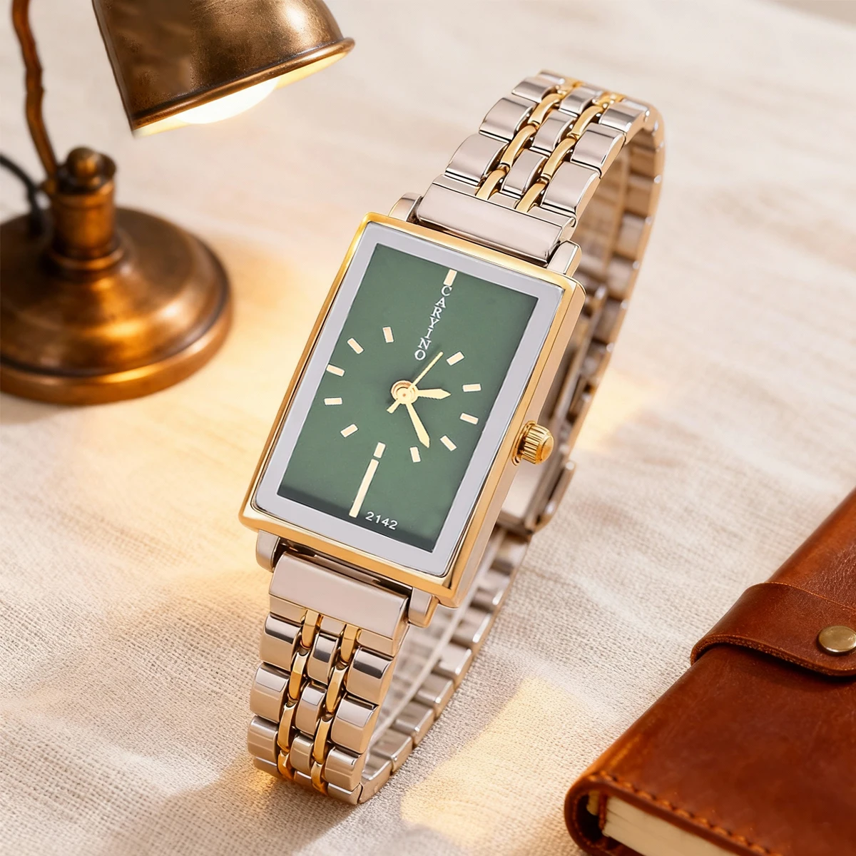 

Модные простые женские кварцевые часы с прямоугольным большим циферблатом, подходящие для повседневной носки, юбилеев, рождественских подарков.