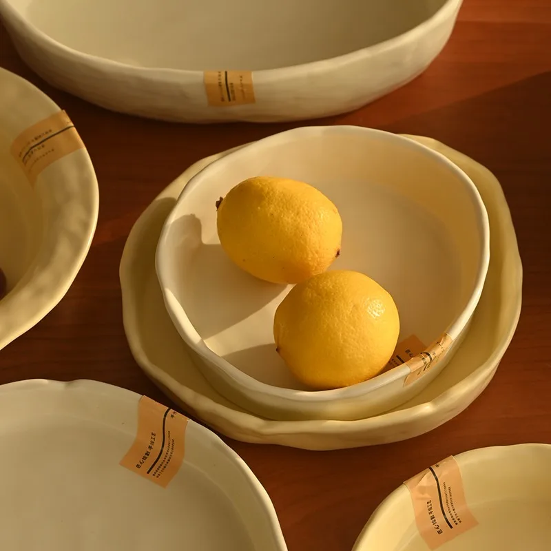 Cream-Colored Hand-Held, Irregularly Shaped Deep Dish, Fruit Dish, Fish Dish, Soup Dish, Soup Bowl, Korean Style