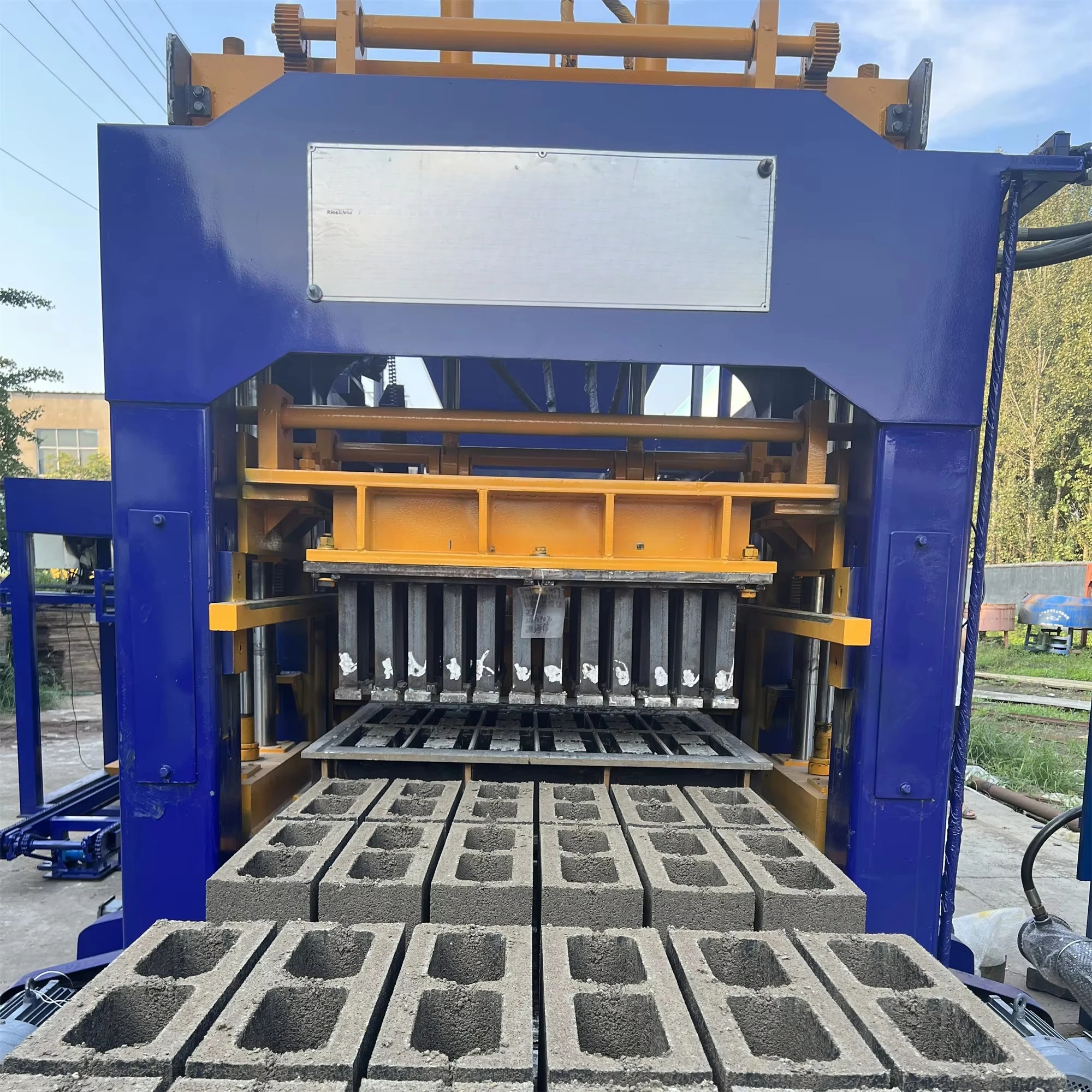 Fully Automatic Electric Brick Making Machine/hollow Brick Making Machine, Capable of Producing Various Types of Bricks