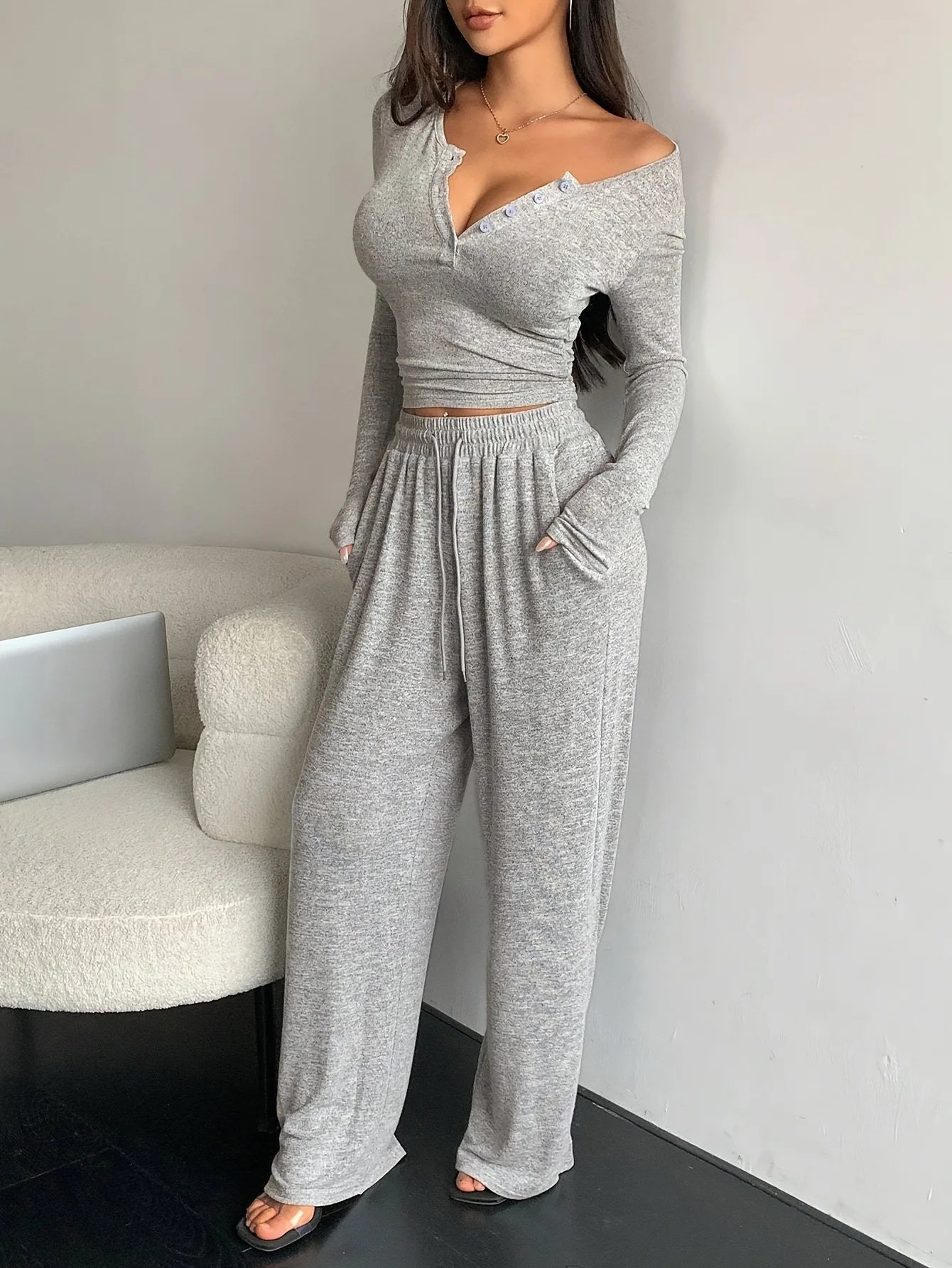 Damen Zweiteiler Set Slim-Fit Halb-Knopf-T-Shirt & Weite Lange Hose, Lässige Heimkleidung, Sportlich, Bequem und Stilvoll