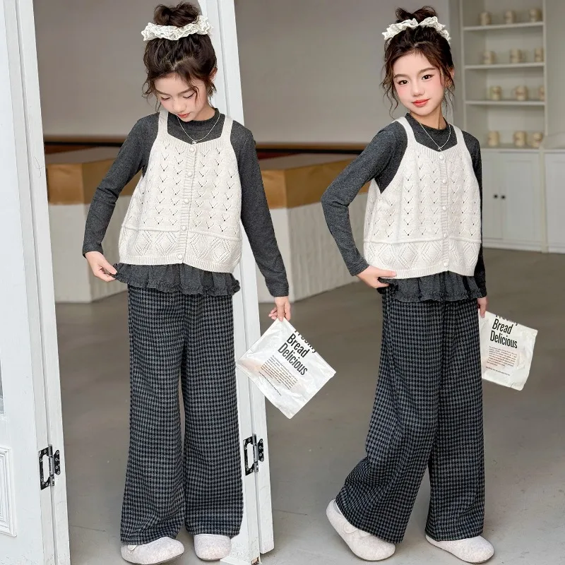

Комплект одежды для девочек, модный детский повседневный топ + свитер на подтяжках + клетчатые широкие брюки, комплект из трех предметов, детский милый костюм