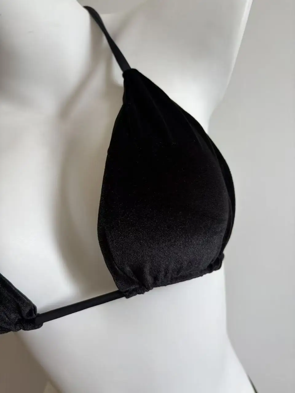 ملابس سباحة مخملية مثيرة للنساء، مجموعة بيكيني صغيرة، بدلة سباحة رفيعة، بدلة استحمام مكونة من قطعتين للسيدات، بيكيني بسلسلة سوداء، 2025