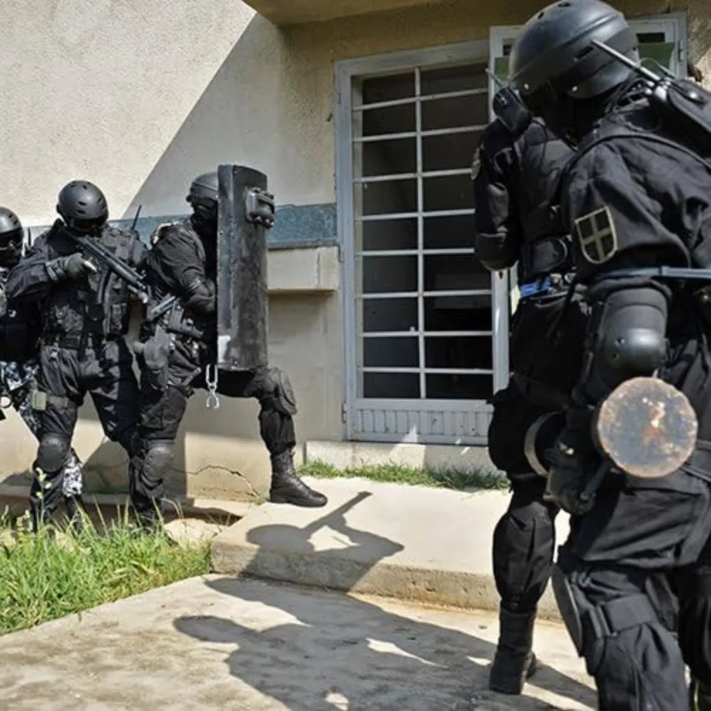 Scanner BearTracker com 9.000 canais, TrunkTracker III, Design Base e Móvel, Close Call, Captura RF, BCT15X