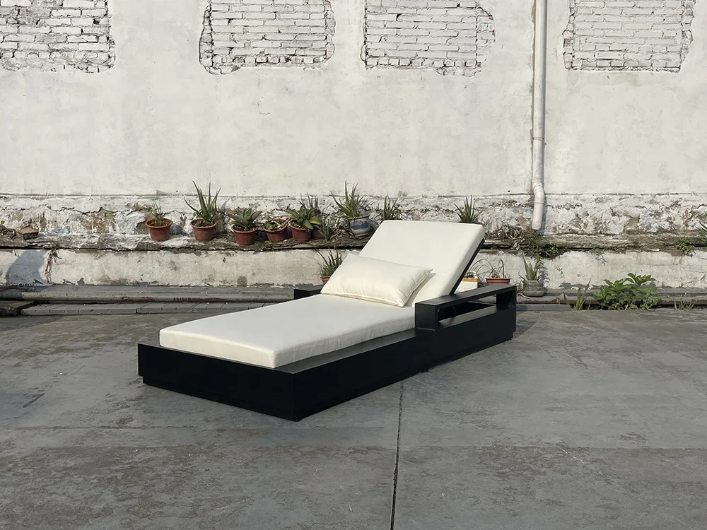 Sun Lounger Luxury Sun Bed Villa Pool Side Lounger Wide Armrest Metal Lounger