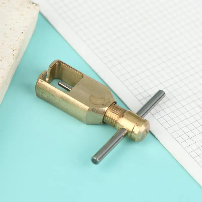 Estrattore per pignone motore RC Strumento professionale 15422 Estrattore per ingranaggi motore per parti fai da te per auto RC Tamiya Accessori modello di auto 4WD