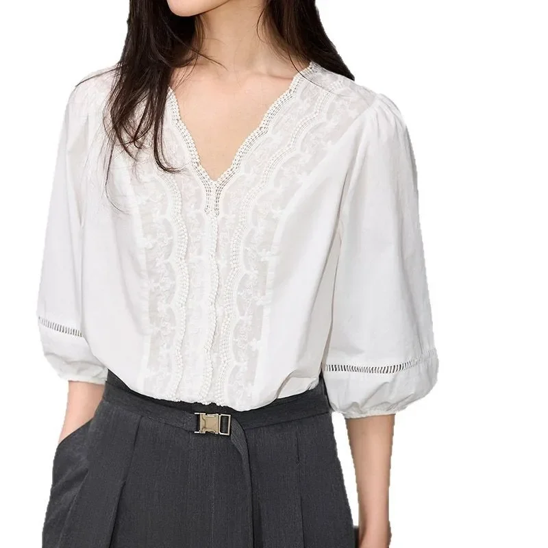 

Элегантная женская белая блузка с V-образным вырезом, рукавами-фонариками и французским кроем, летний стиль 2026 года, модная модель