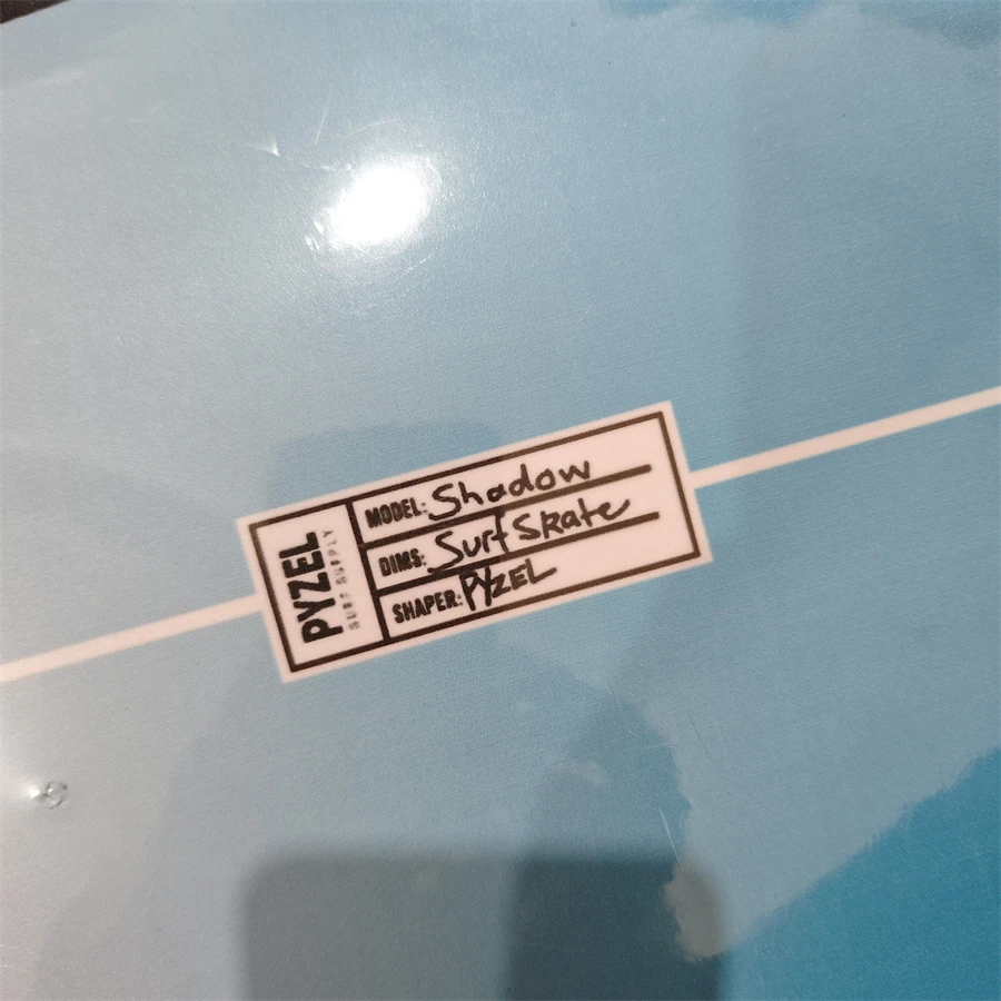 Komplettes Set YOW Land Surf Skateboard PYZEL Modell Rot und Blau Designs 33,5 Zoll mit doppelten geschwungenen Seiten, professionelle Qualität – Detail 5