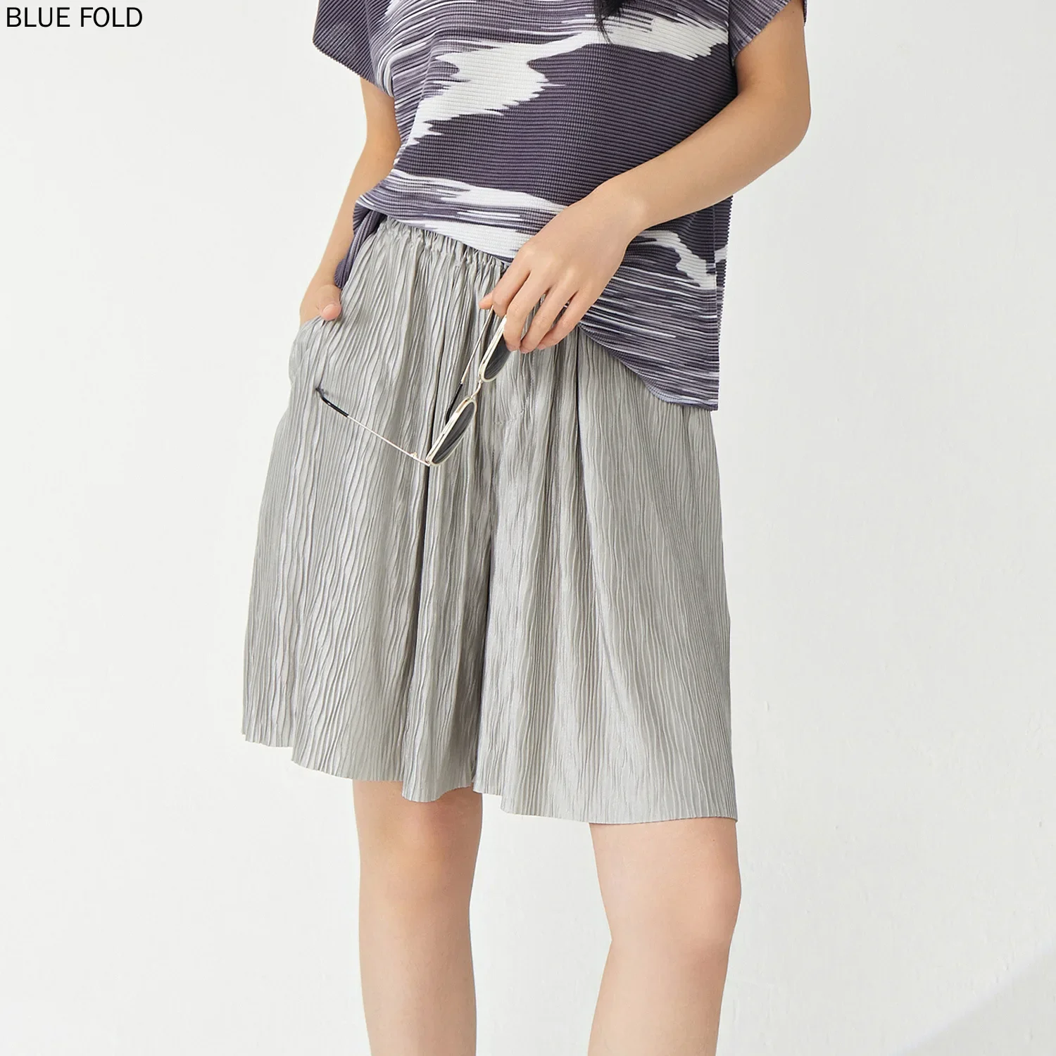 Miyake 반바지 캐주얼 여성 여름 짧은 바지 얇은 탄성 허리 느슨한 넓은 다리 바지 여름 여성 의류 PLEATS 반바지