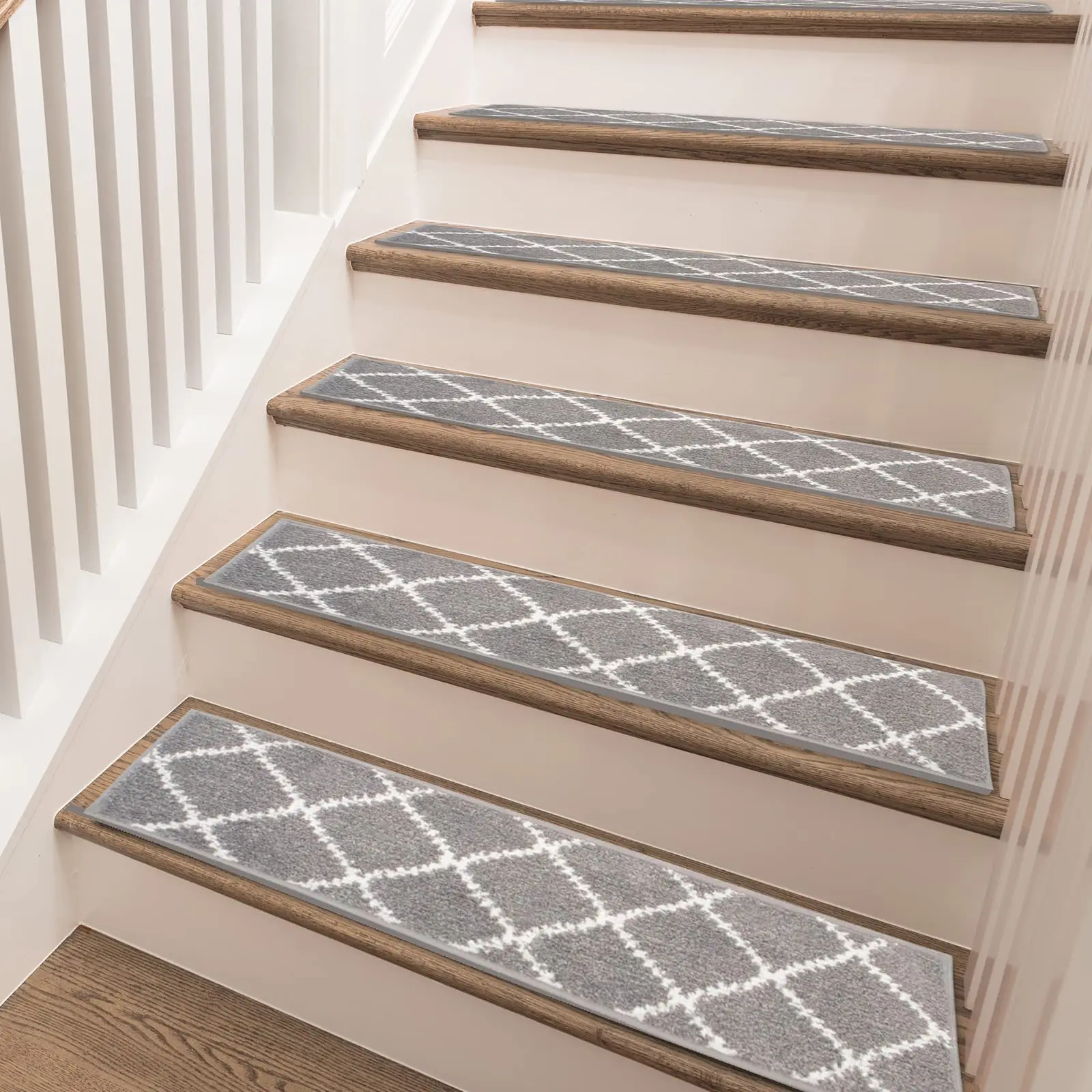 

30”x8” Stair Treads Non-Slip Carpet Stair Runners for Wooden Steps Soft Protect Rug Mat for Kids and Dogs Stairs Rug Reusable