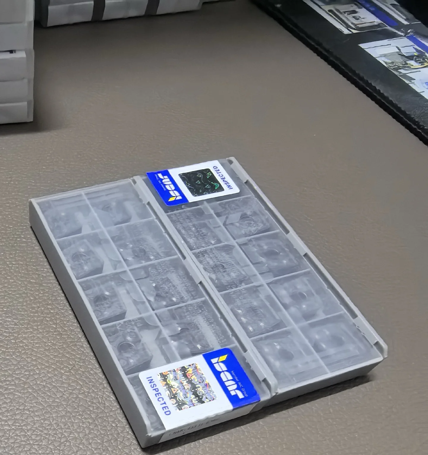 

Hard alloy cutting blades CNMG120412-TF IC907