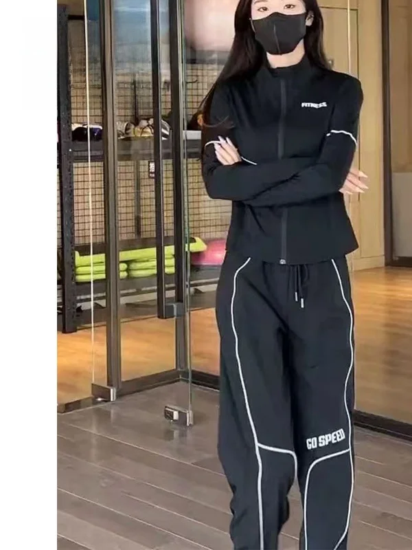 

Новый модный спортивный комплект для фитнеса и бега весна 2025: женский кардиган на молнии с воротником-стойкой и брюки, комплект из двух предметов