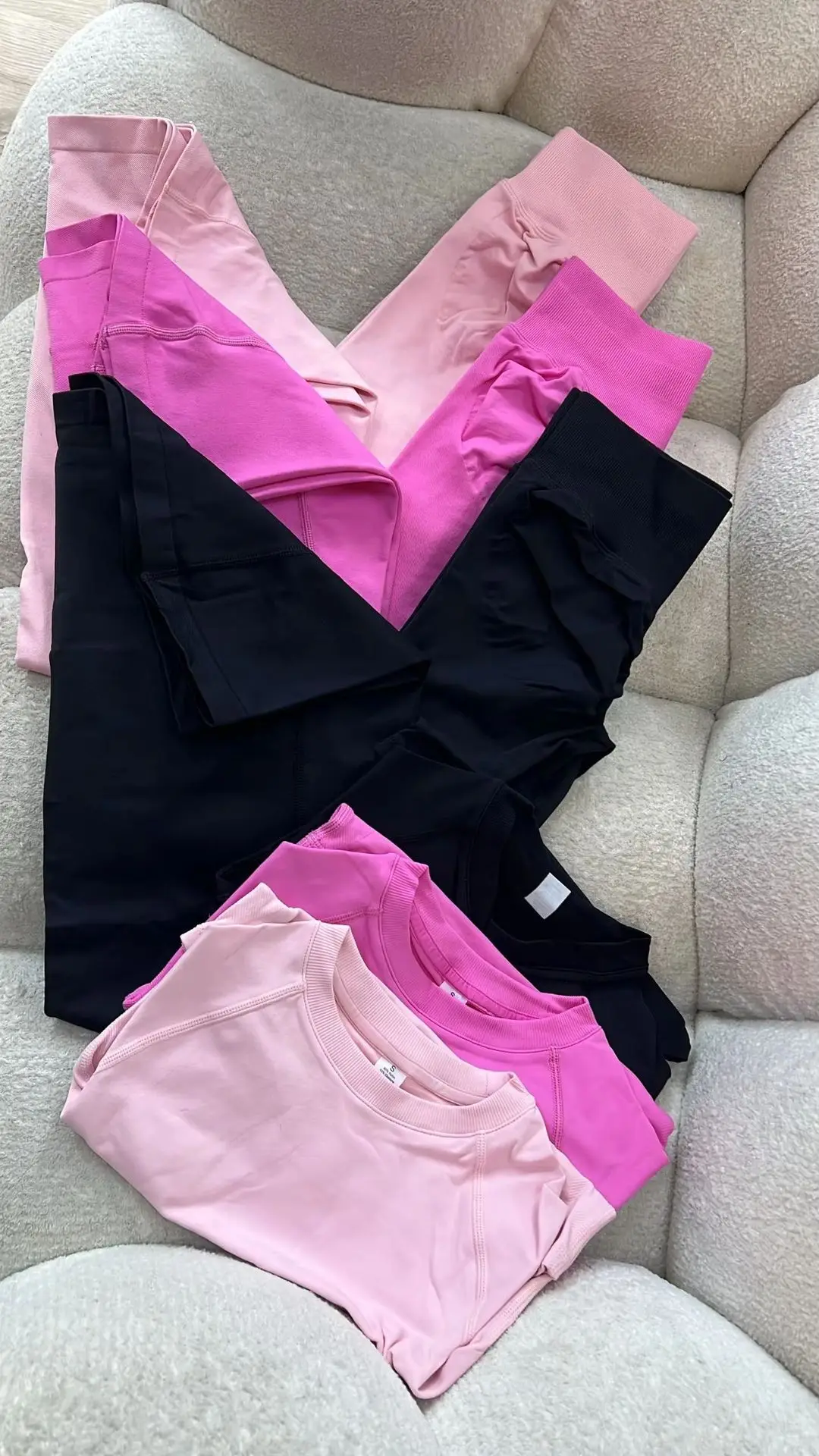 2-teiliger Sportanzug, kurzärmeliges, nahtloses Yoga-Oberteil, Damen-Fitness-Trainingshose mit Schlaghose, Gym-Set, Sporthose – Detail 2