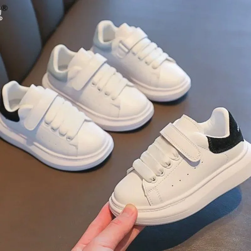 

Модные детские кроссовки на толстой подошве, белые повседневные спортивные туфли для девочек и мальчиков, нескользящие, удобные