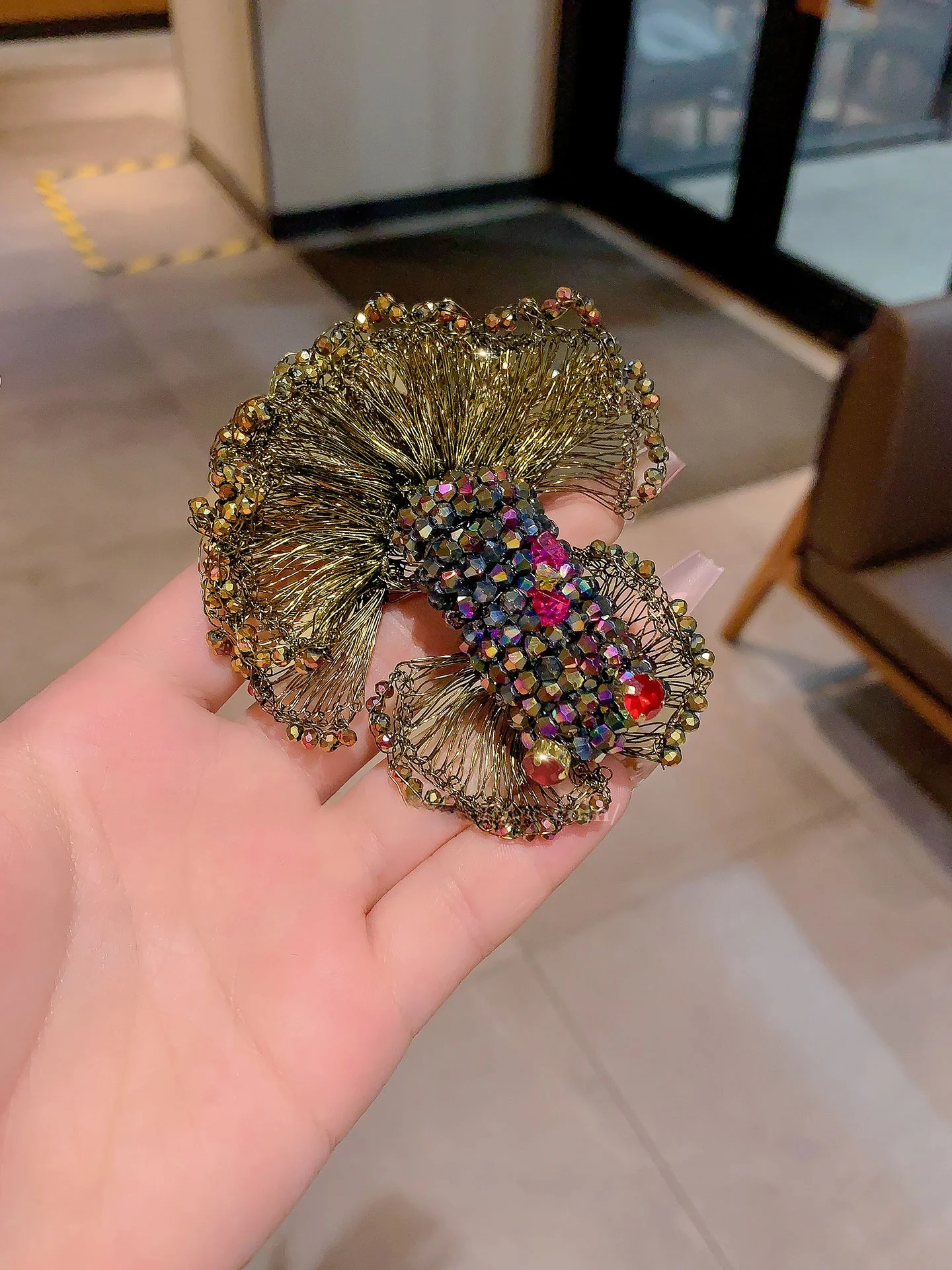 versatile-heavy-duty-koi-crystal-hair-clip-unique-design-elegant-duckbill-clip-hair-accessories-for-all-hair-types-and-styles