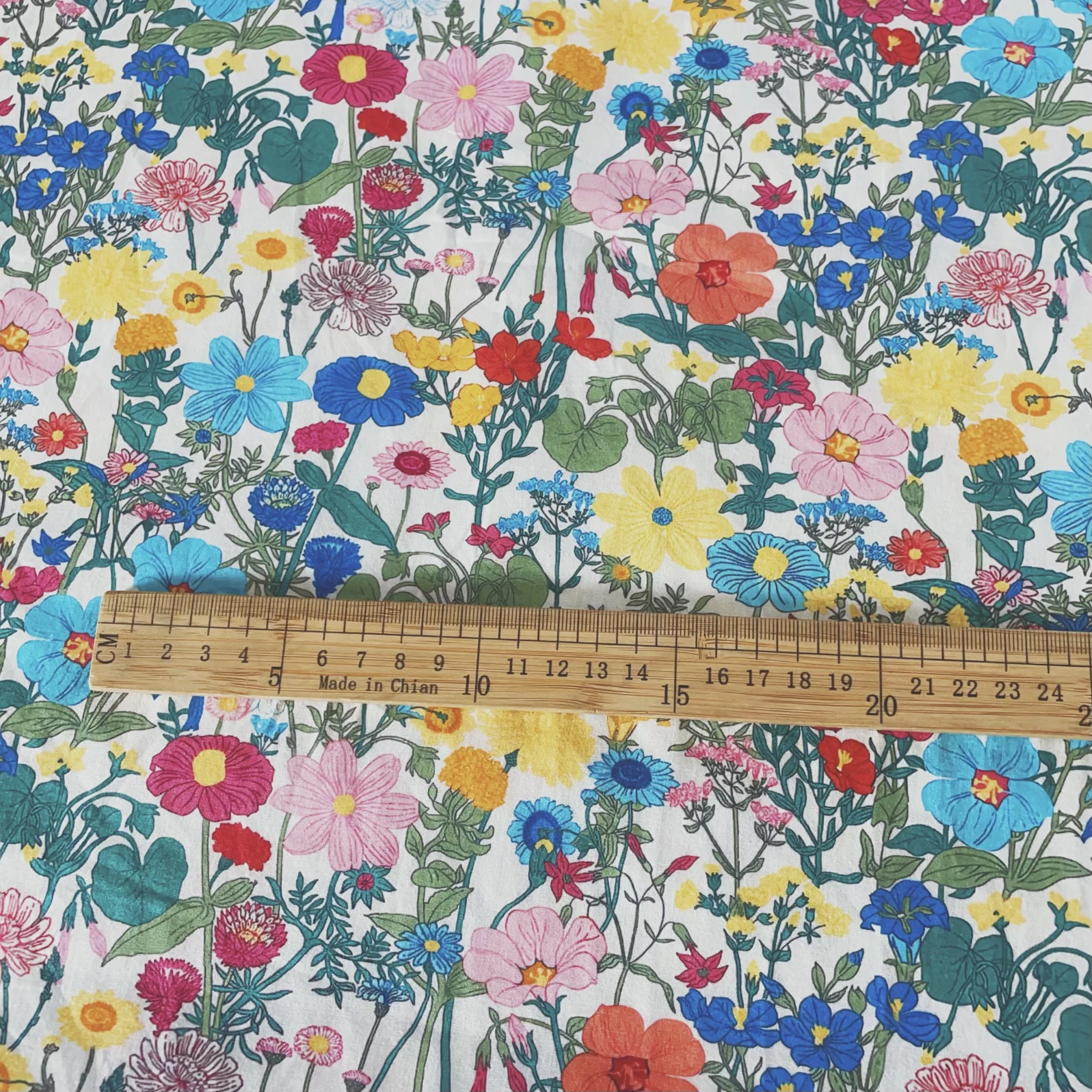 Tessuto di cotone stampato flo - Vintage Sewing Textile recensione e prezzo