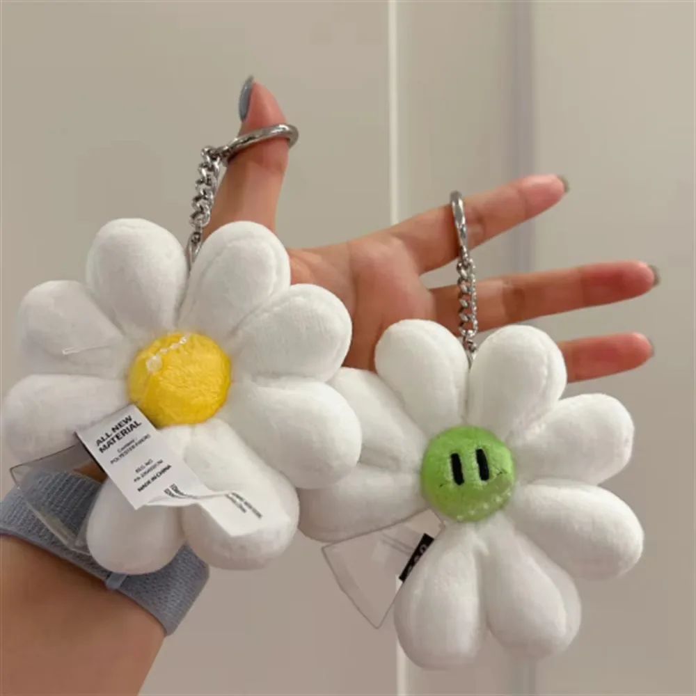 Kpop GD Plush Flower Keychain 10CM Cartoon Cute Daisy Short Plush Doll Pendant Key Ring Concert Fans Collectible Birthday Gifts