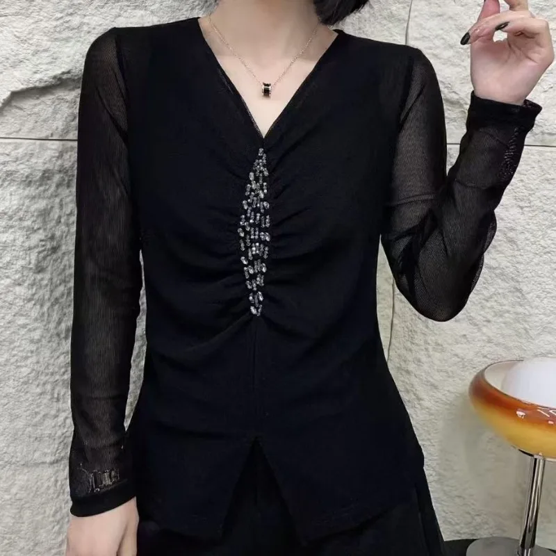 

Fashionable Design V-neck Long-sleeved Bottoming Shirt for Women Spring Pleated Beaded Fashionable Top