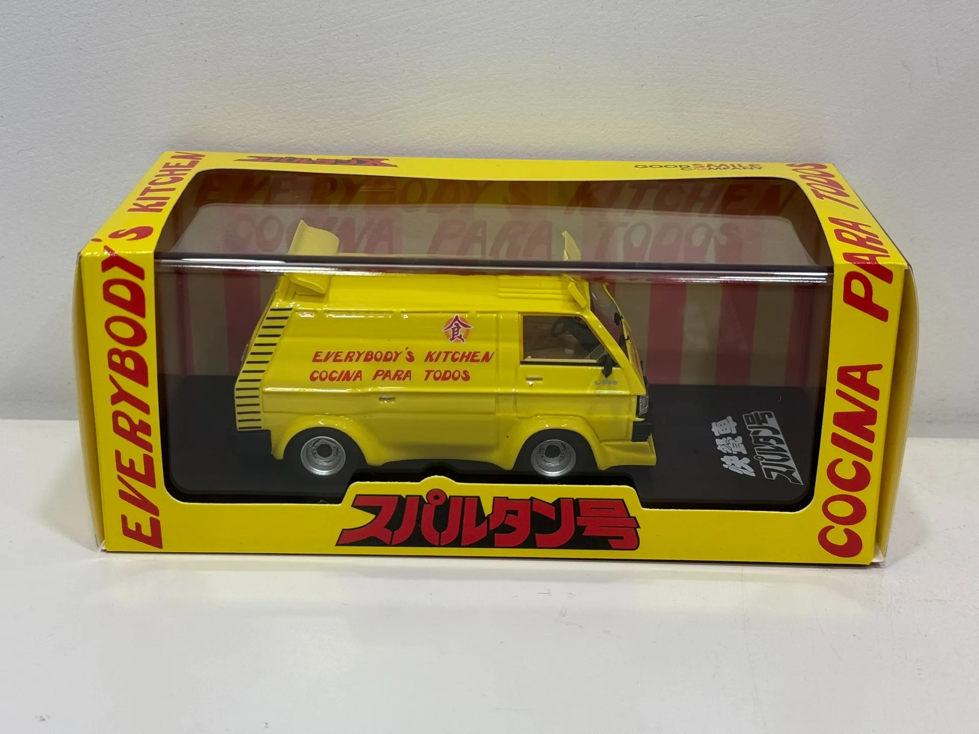 

Литая под давлением модель автомобиля из смолы в масштабе 1/43 Mitsubishi Delica L300, Коллекционная игрушка, подарок, сувенир, украшение для дисплея