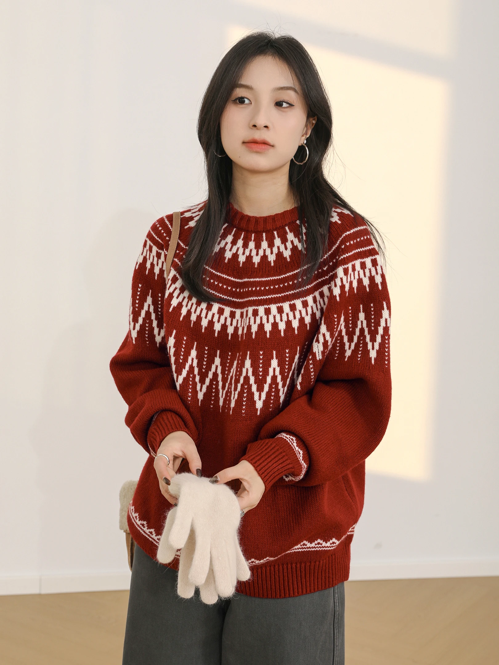 

Sanmu Social Winter New Snowflake Velvet Wool Fair Isle Knitted Sweater Retro round Ne New Year Red Sweater Women's Faion
