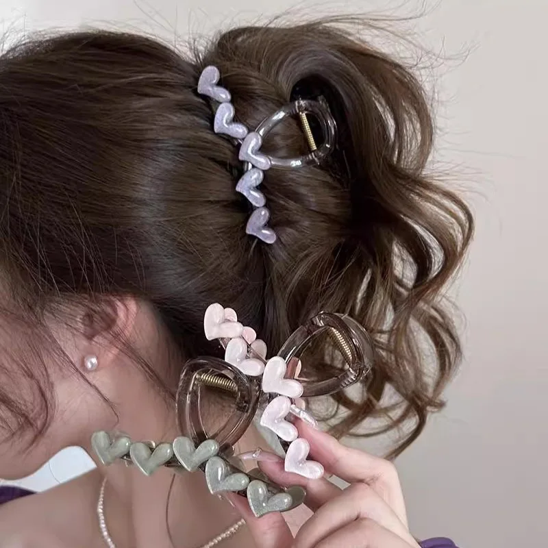 

Elegant Heart Shape Hair Claw Clip for Women Non-Slip Shark Clip French Style Updo Accessory for Thick Hair Simple Versatile