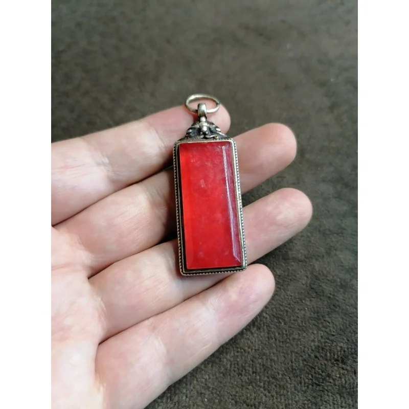 

Rectangular silver inlaid ruby old pulp pendant necklace