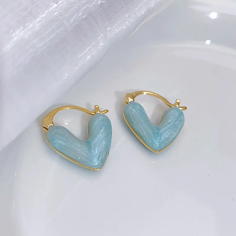 Sweet Hollow Love Heart Ear Buckle For Women Cute Pink/Blue/White/Purple Color Piercing Earring Personality Hoop Earring Jewelry