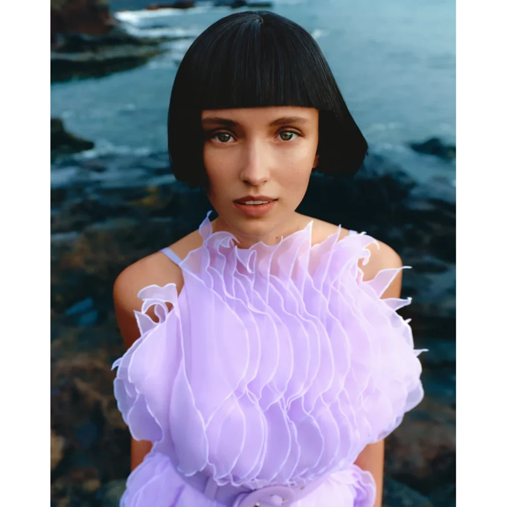 Minivestido de fiesta con espalda descubierta y pliegues fruncidos color lavanda, fotografía de moda, pasarela, Falda corta acampanada, vestido de noche elegante para fiesta de cumpleaños