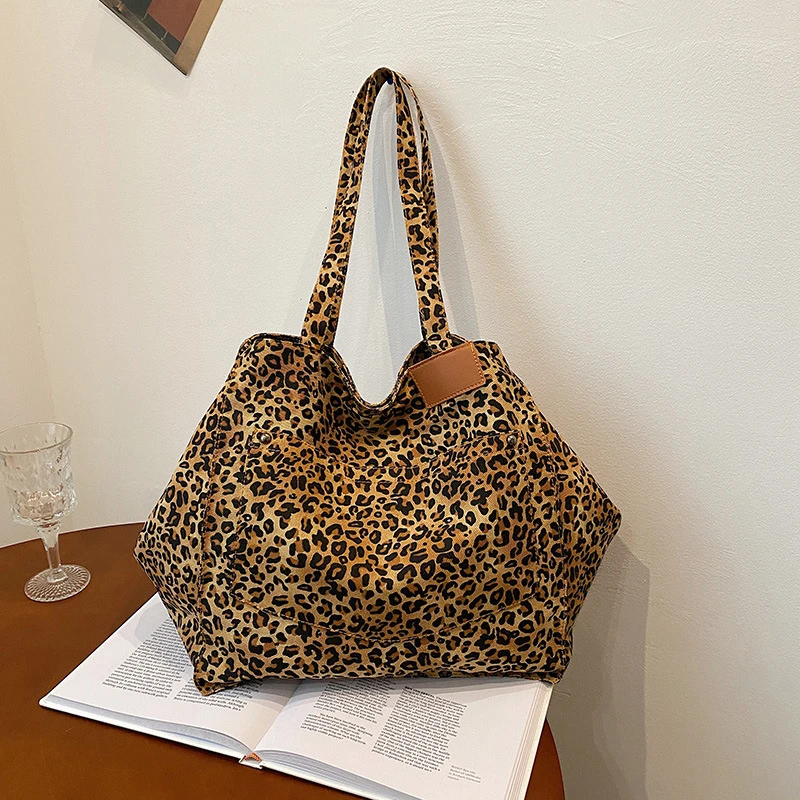 

Vintage Leopard Print Tote Bag Large Capacity Women‘s Shoulder Canvas Bag Hidden Button Design Wings Bag Versatile Underarm Bag