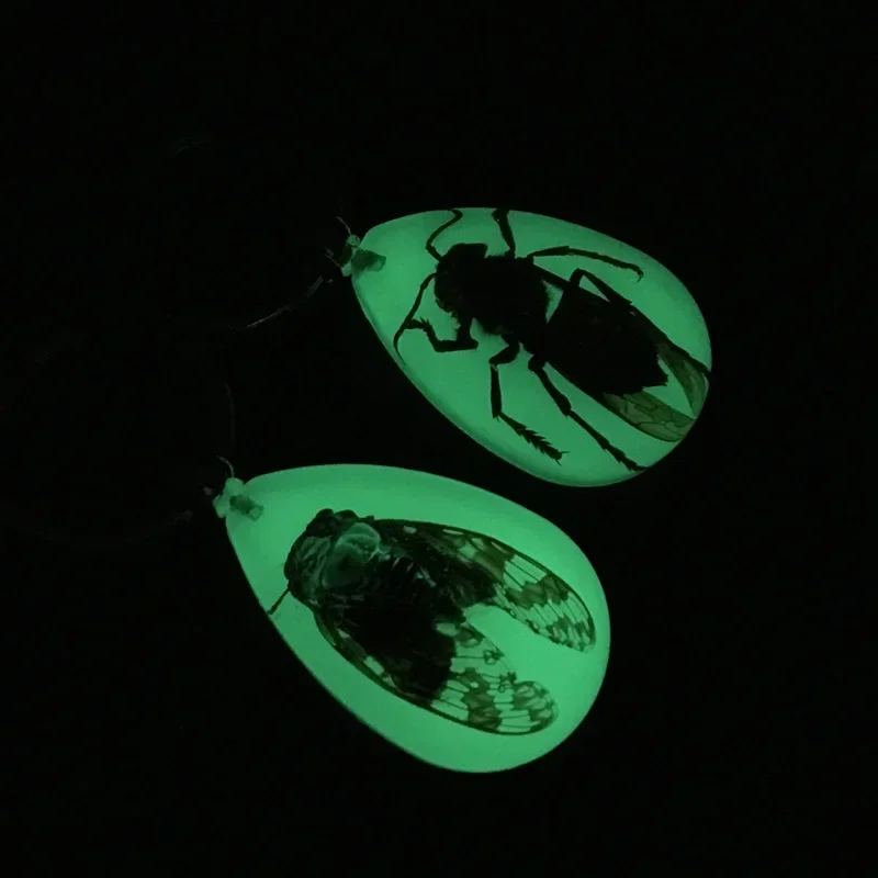 Creative Design 1PC Resin Insect Luminous Key Chain Noctilucent Scorpion Insect Specimen Pendant Tourist Souvenirs Color Random