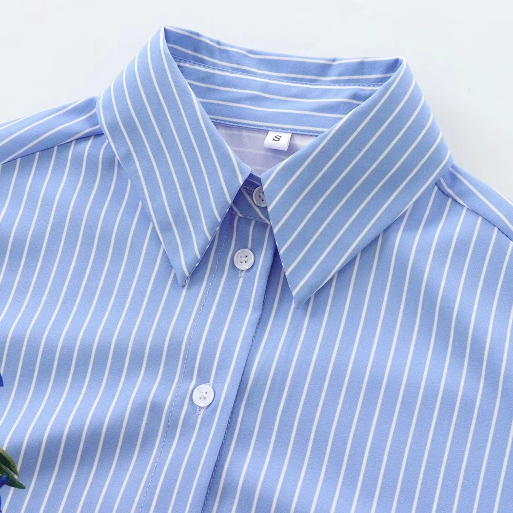 เสื้อทรงหลวมของผู้หญิงมีปกแขนยาวติดกระดุมลายดอกไม้พิมพ์ลายฤดูใบไม้ผลิและฤดูร้อนเสื้อแฟชั่นใหม่