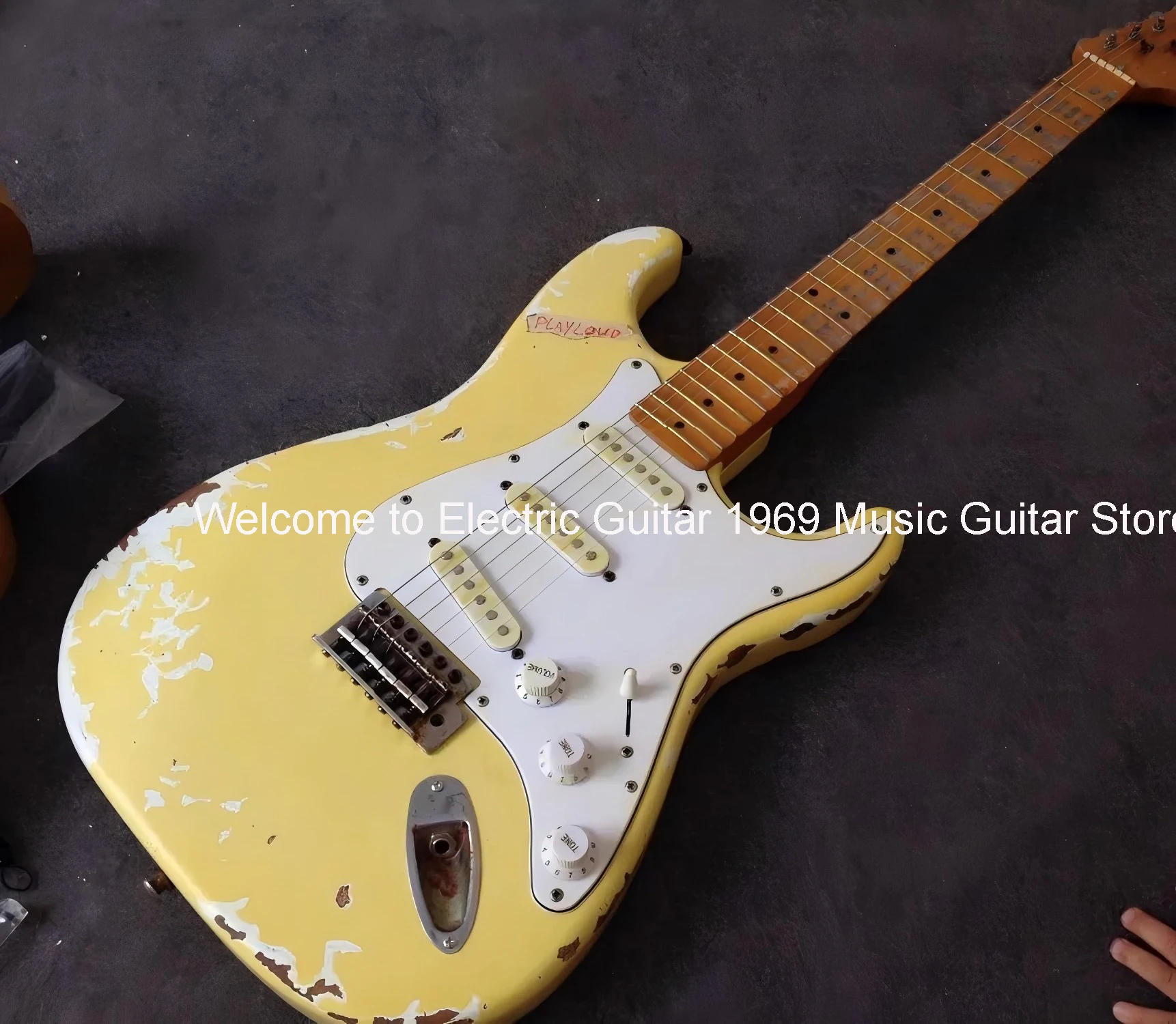 Relic Masterbuilt Yngwie Malmsteen Play Loud Double Deck Electric Guitar Cream Over White, Scalloped Fingerboard, Tremolo Bridge