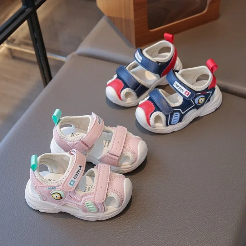 

Детские сандалии унисекс для малышей (мальчиков и девочек) 2026 года, летние пляжные туфли с закрытым носком, защитой от ударов, вырезами, дышащие, милые, мягкие